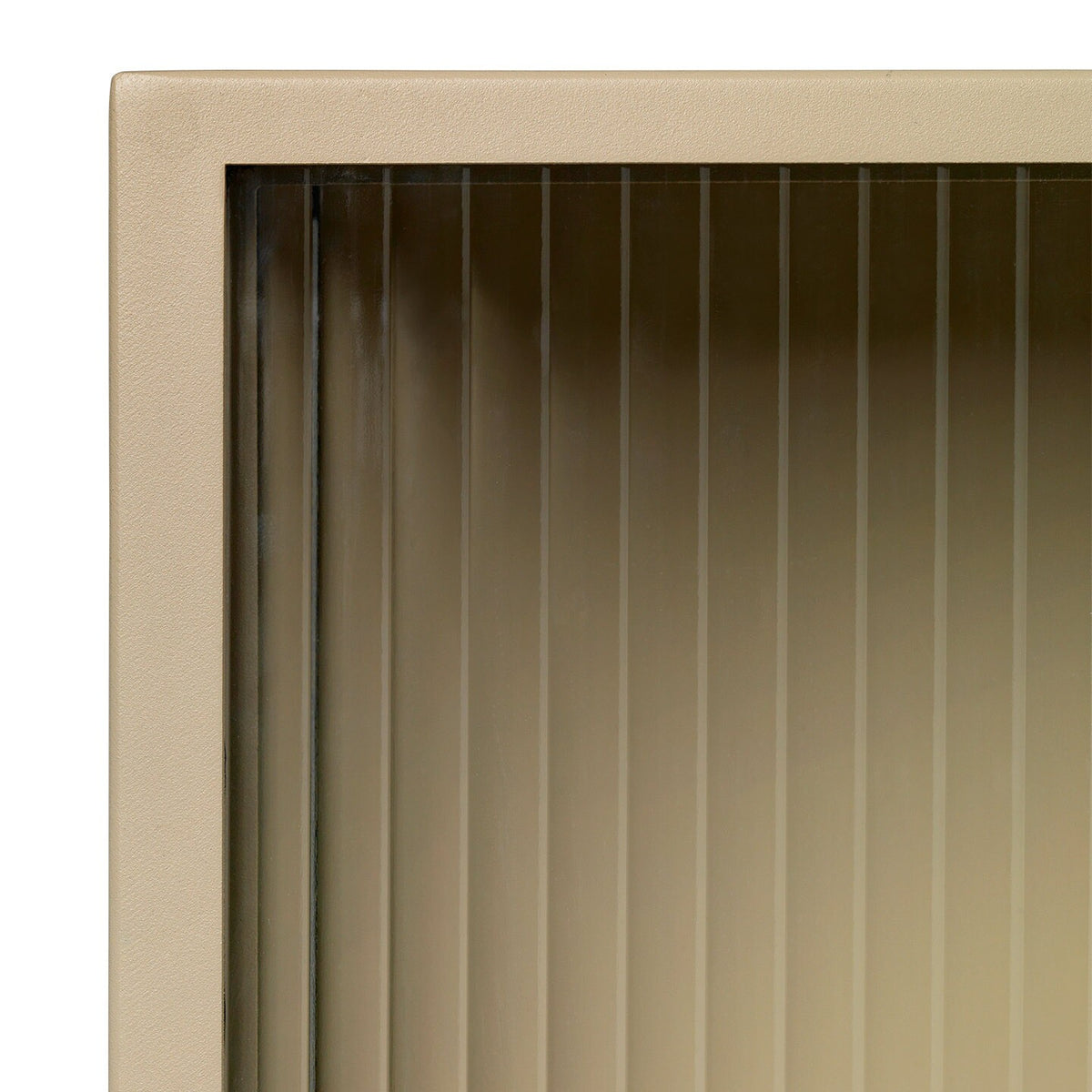 Ferm Living Haze Wandschrank geriffeltes Glas
