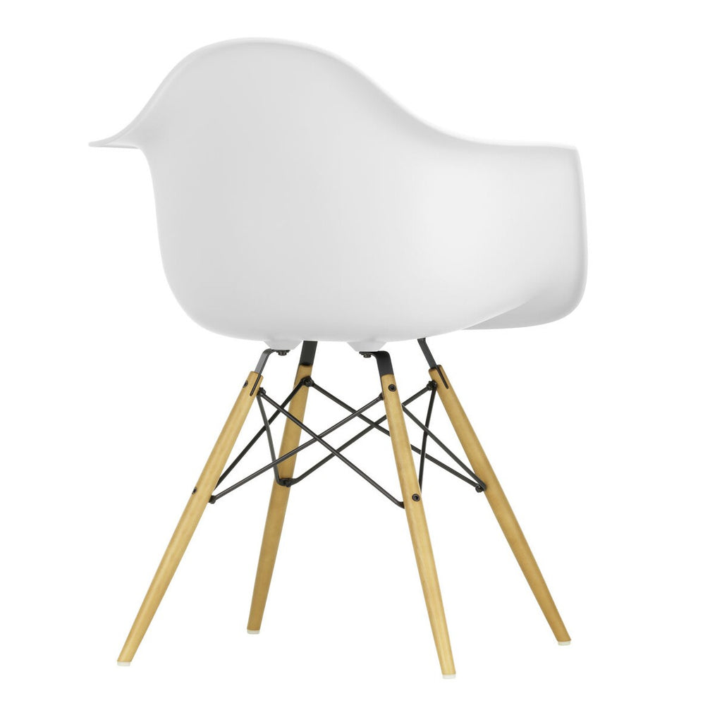 Vitra Eames Plastic Armchair DAW RE Ahorn gelblich