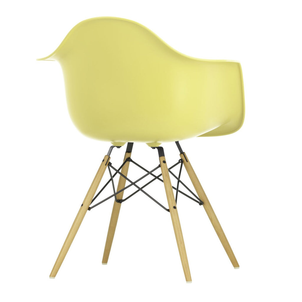 Vitra Eames Plastic Armchair DAW RE Gestell Esche