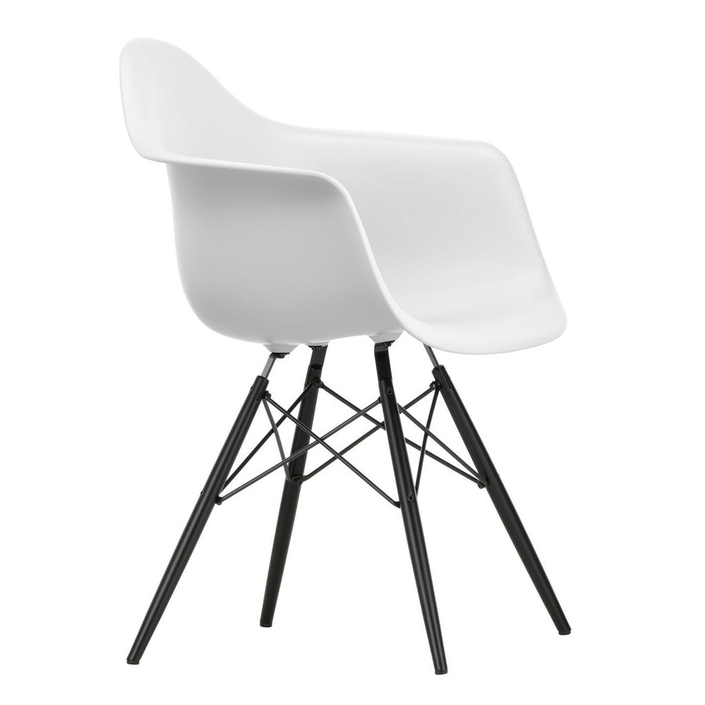 Vitra Eames Plastic Armchair DAW RE Ahorn schwarz