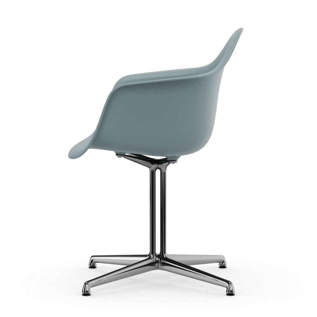 Vitra Eames Plastic Armchair DAL RE Gestell poliert