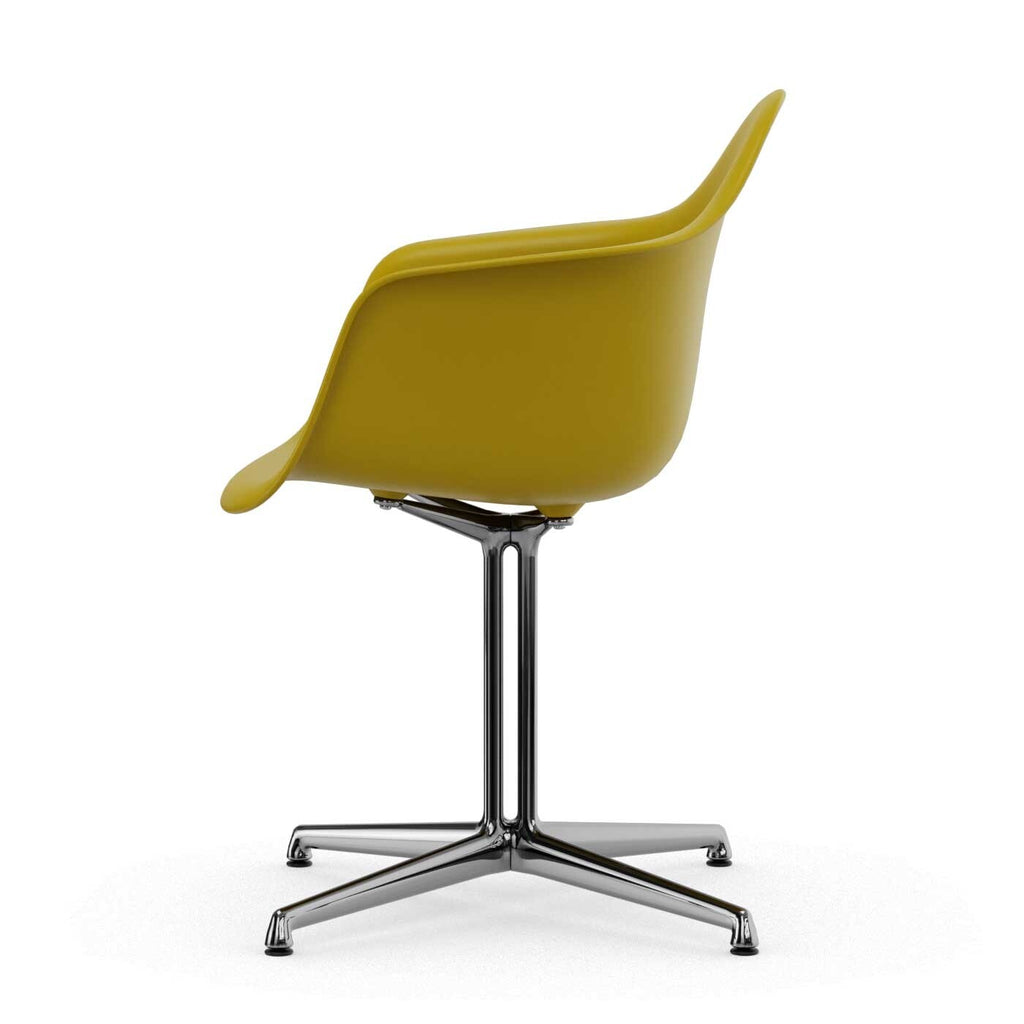Vitra Eames Plastic Armchair DAL RE Gestell poliert