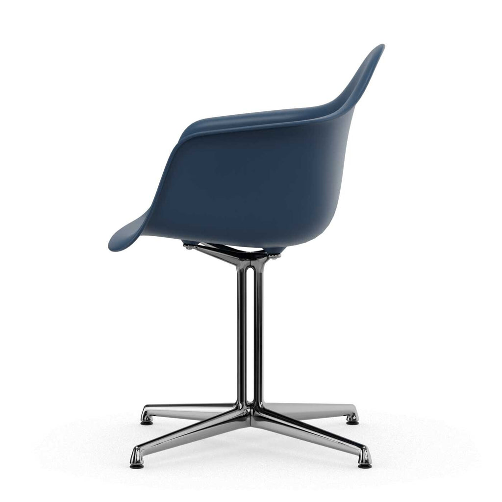 Vitra Eames Plastic Armchair DAL RE Gestell poliert