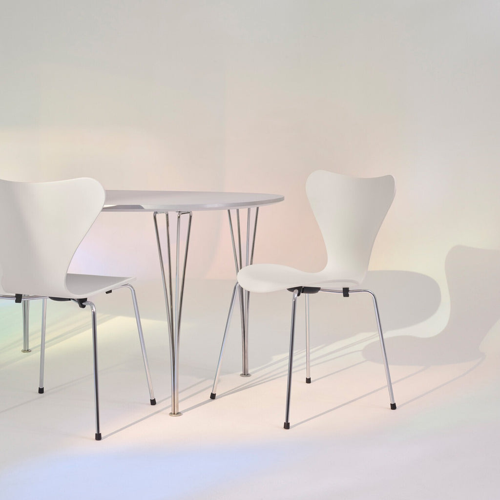 Fritz Hansen Special Edition Serie 7™ Stuhl lackiert Gestell verchromt