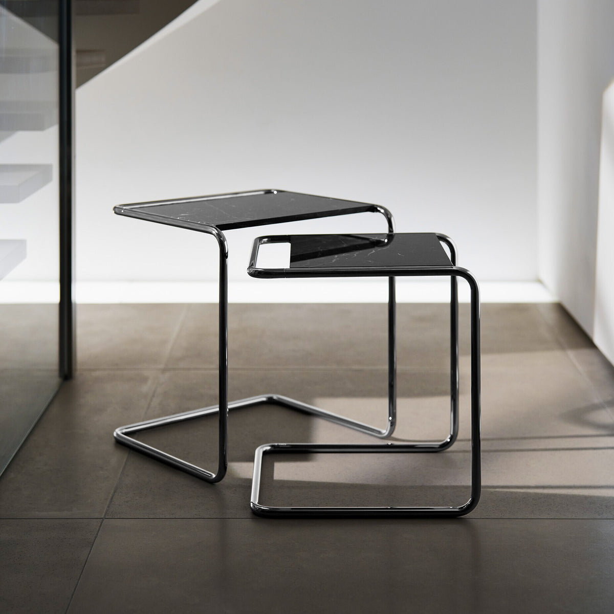 Thonet JS. THONET a personal Interpretation by Jil Sander B 97 Serious Beistelltisch 2er Set Marmor