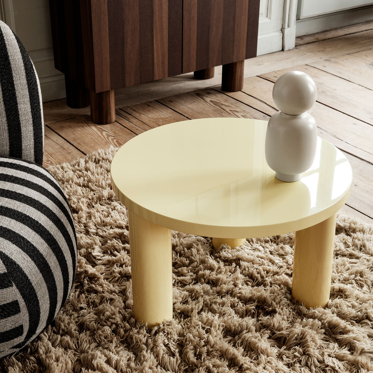 Ferm Living Post Beistelltisch Hochglanz S