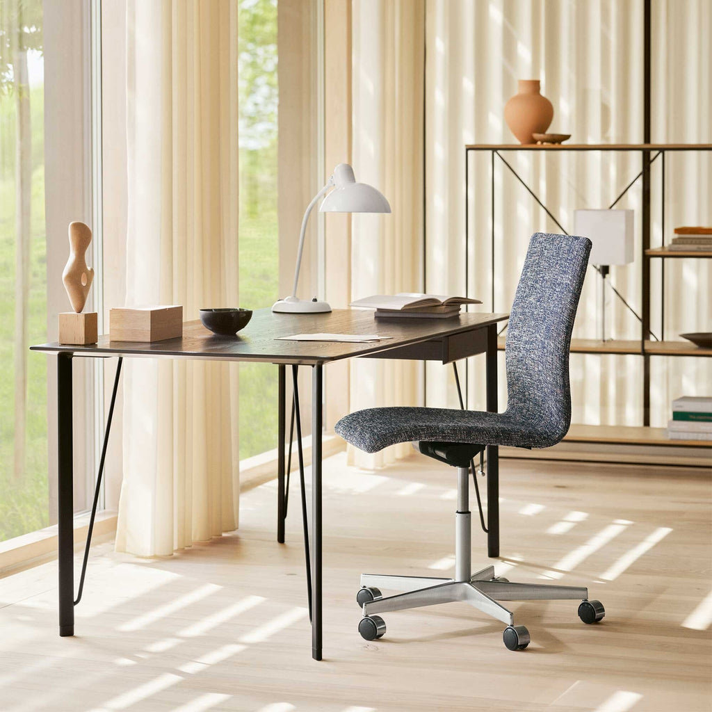 Fritz Hansen FH3605™ Schreibtisch mit Schublade