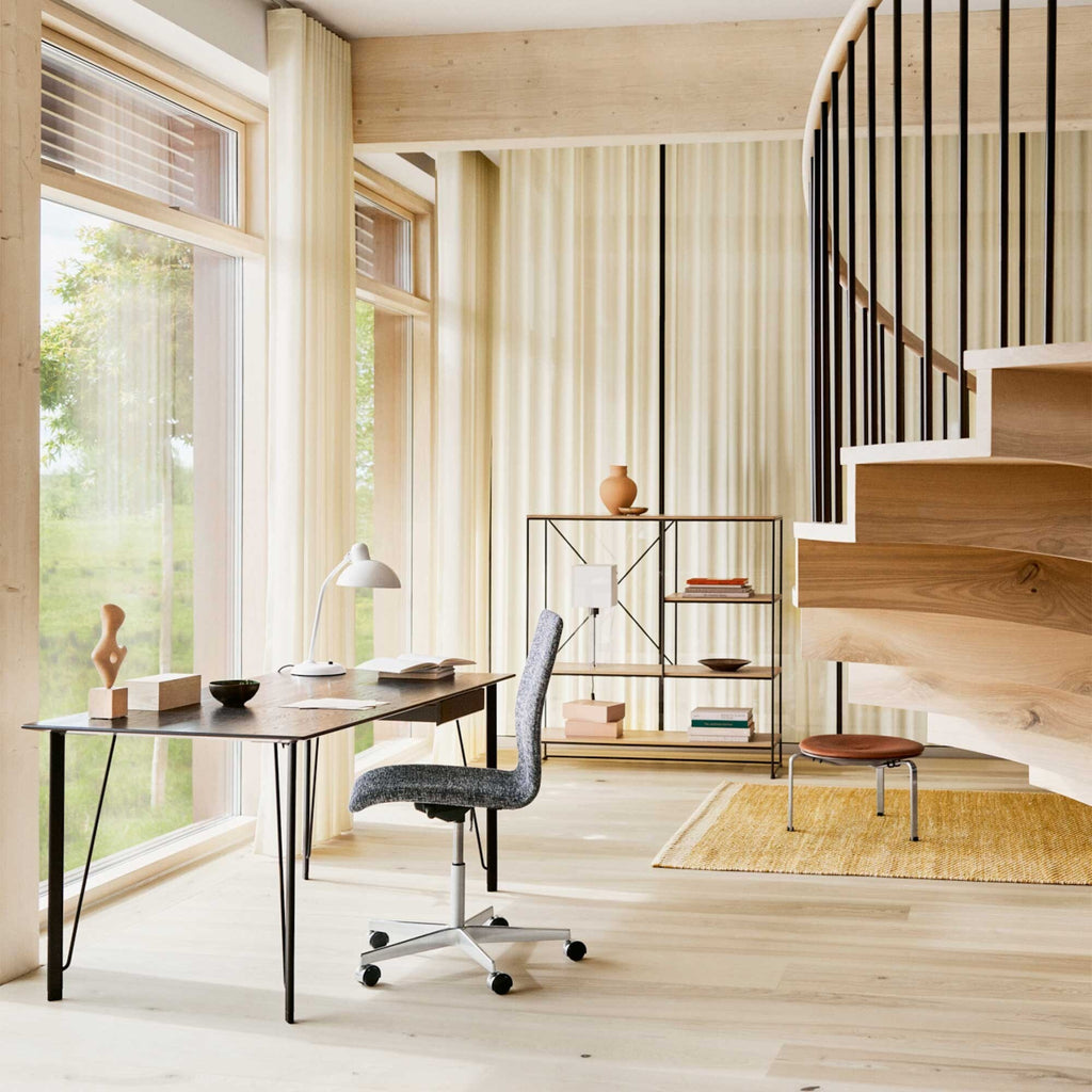 Fritz Hansen FH3605™ Schreibtisch mit Schublade