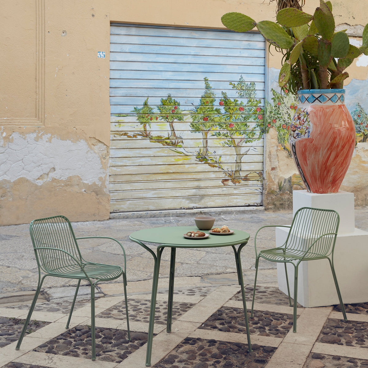 Kartell Hiray Gartenarmlehnstuhl