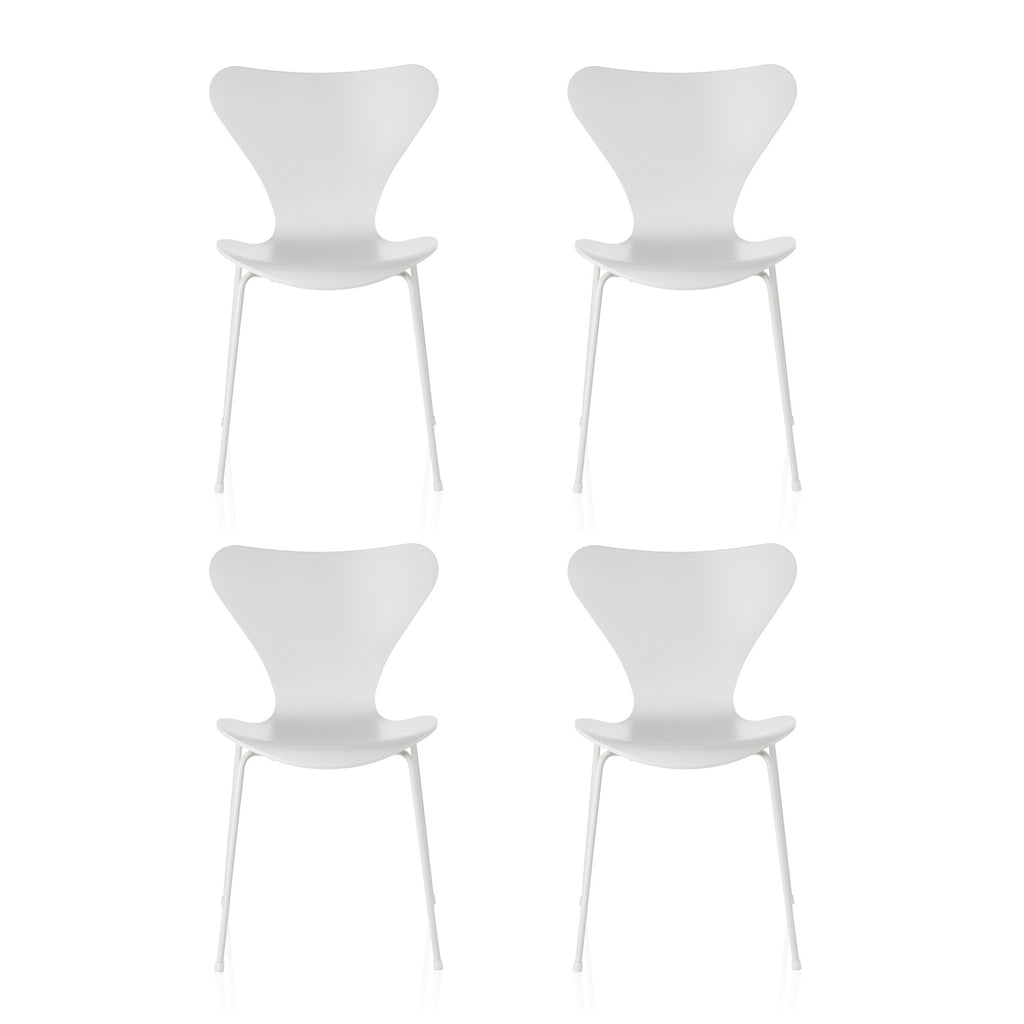 Fritz Hansen Serie 7™ Stuhl lackiert Monochrom 4er Set