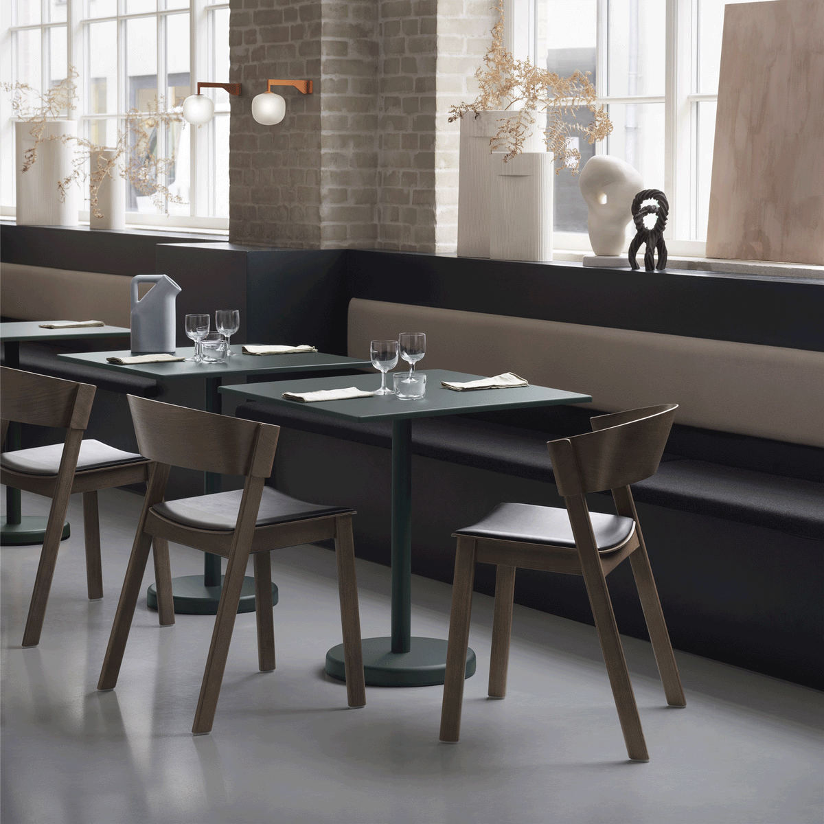 Muuto Linear Steel Bistrotisch 70x73x70cm