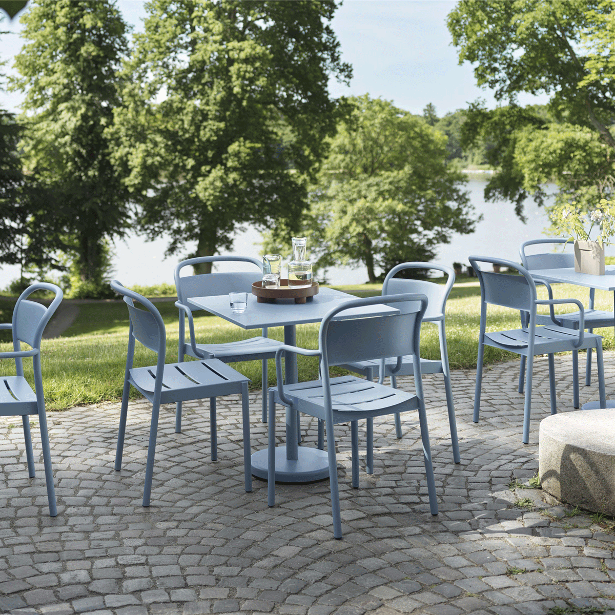 Muuto Linear Steel Bistrotisch 70x73x70cm