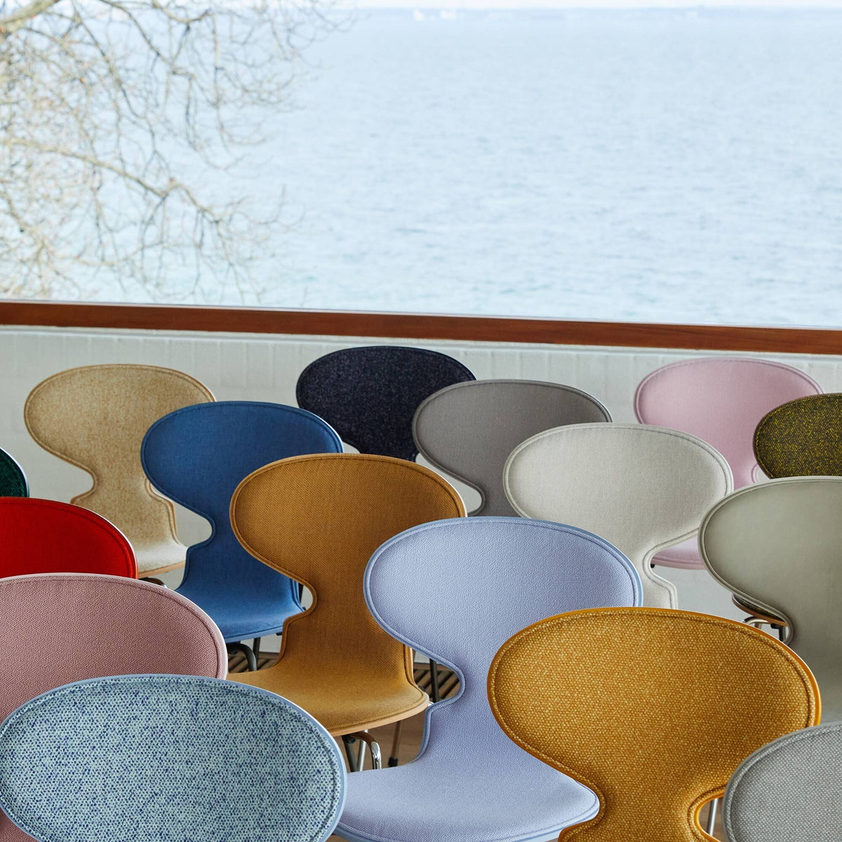 Fritz Hansen Die Ameise™ Stuhl Vorne gepolstert Gestell verchromt