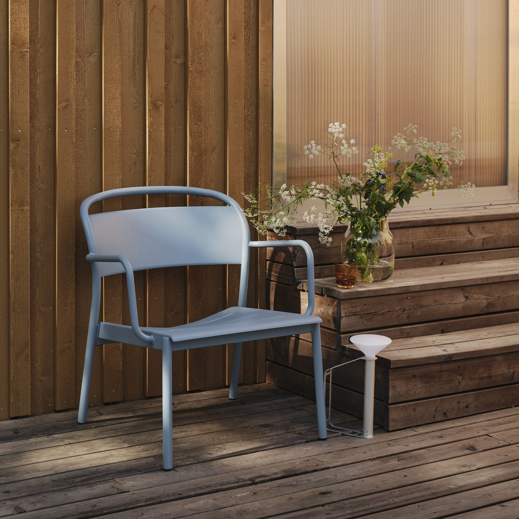 Muuto Linear Steel Lounge Gartenarmlehnstuhl