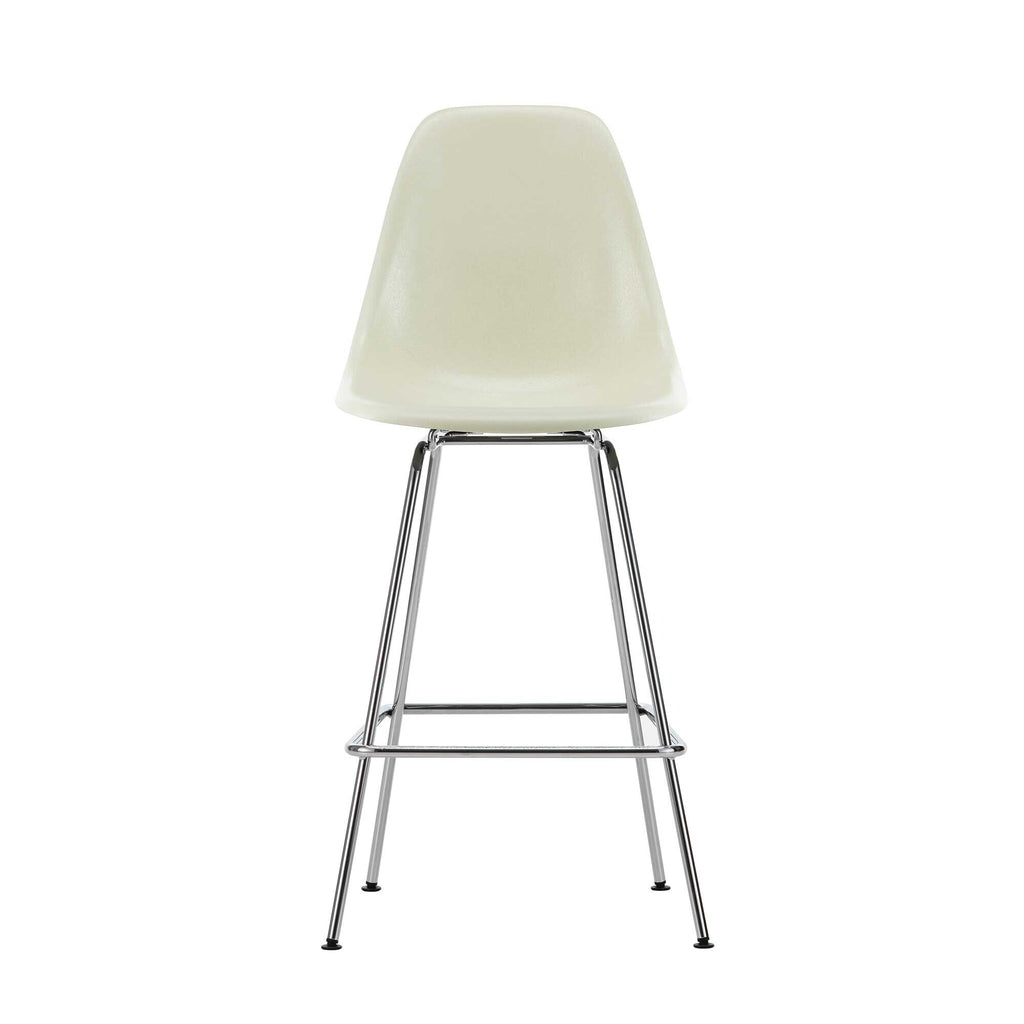 Vitra Eames Fiberglass Barstuhl medium verchromt