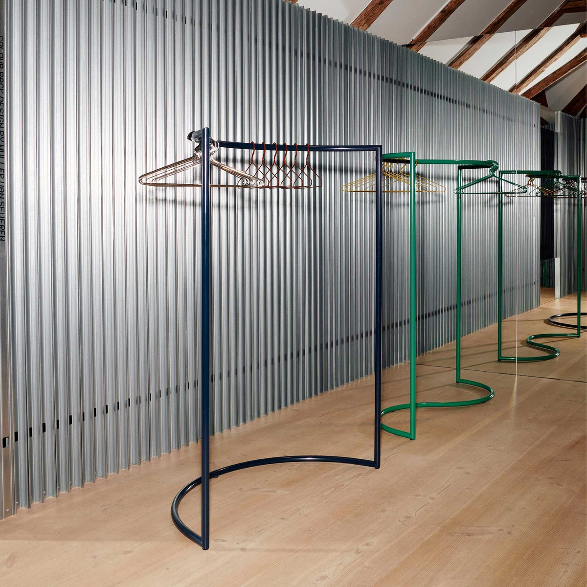 HAY Colour Rack Garderobenständer C-Form