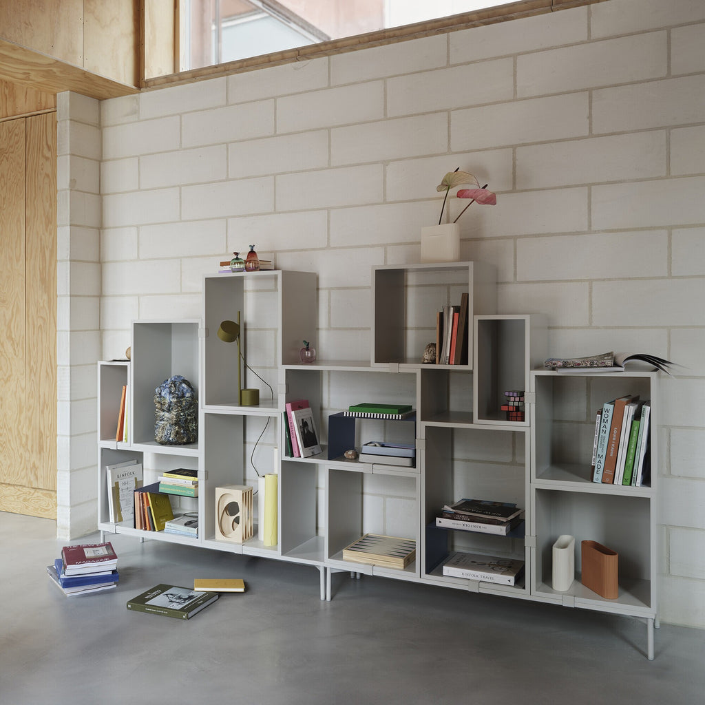 Muuto Stacked 2.0 Podium mit Rohrgestell 131x35cm