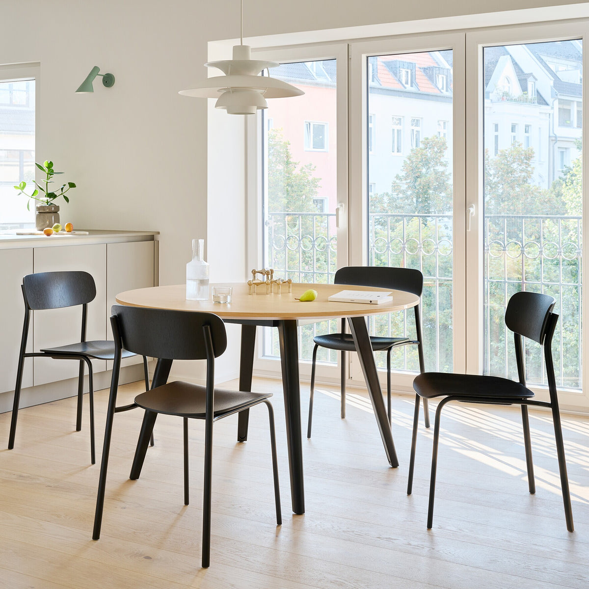 Thonet S 243 Stuhl Monochrom