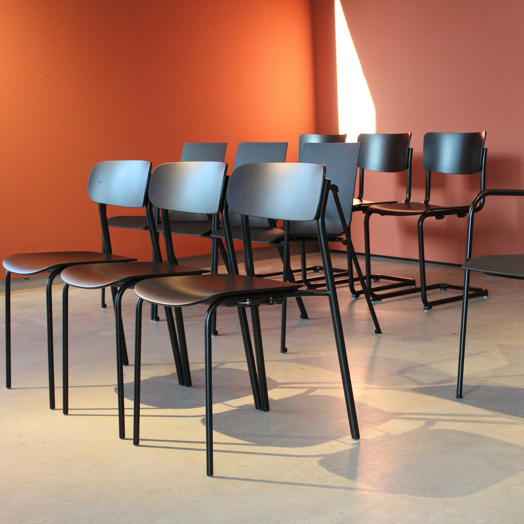Thonet S 243 Stuhl Monochrom