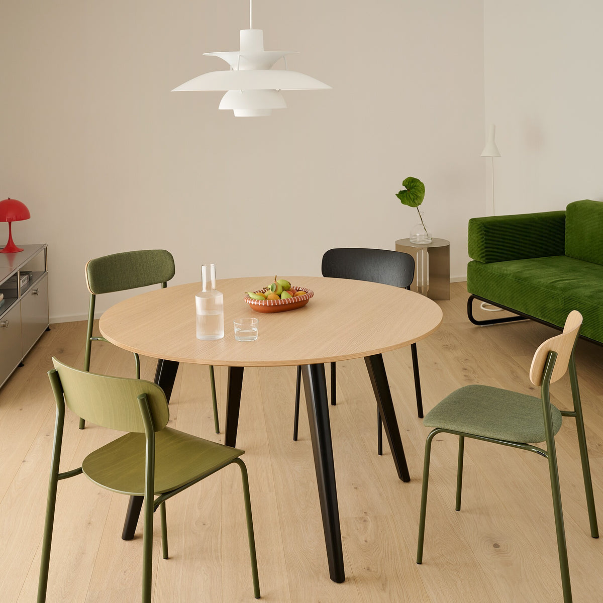 Thonet S 243 Stuhl Monochrom
