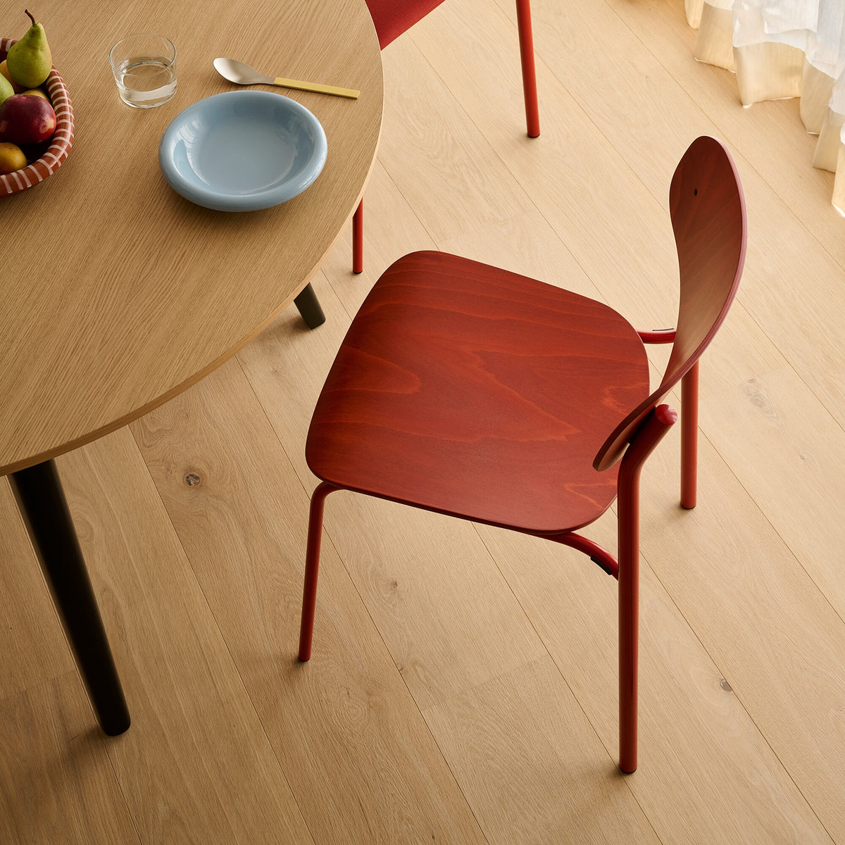 Thonet S 243 Stuhl Monochrom