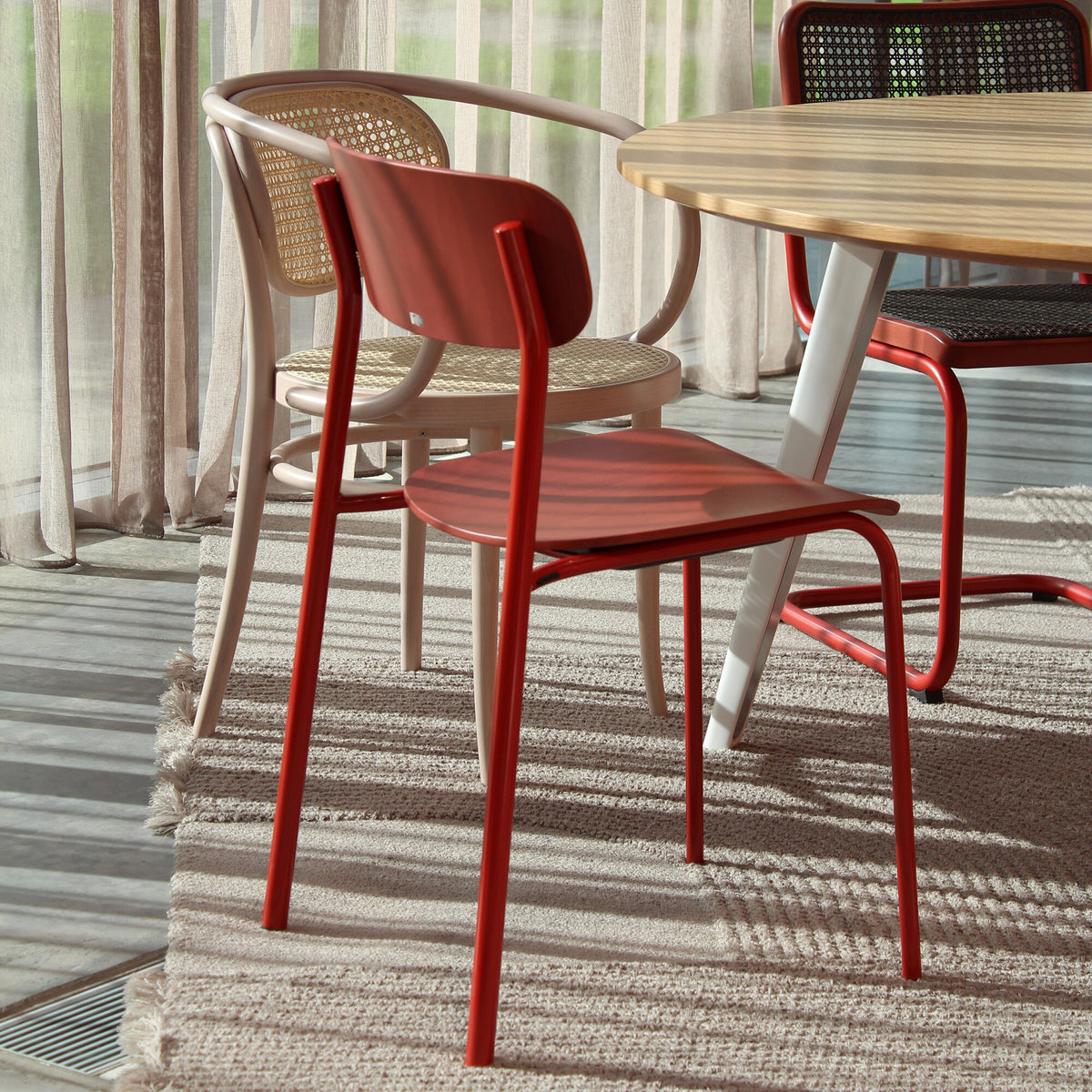 Thonet S 243 Stuhl Monochrom