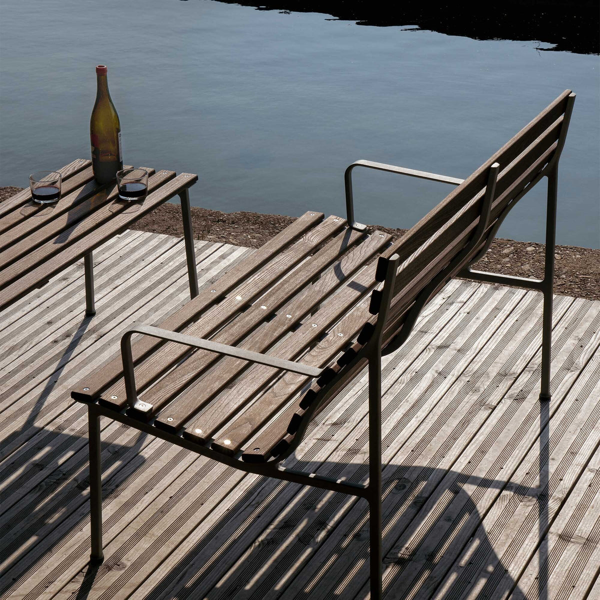 HAY Traverse Lounge Gartenbank mit Armlehnen