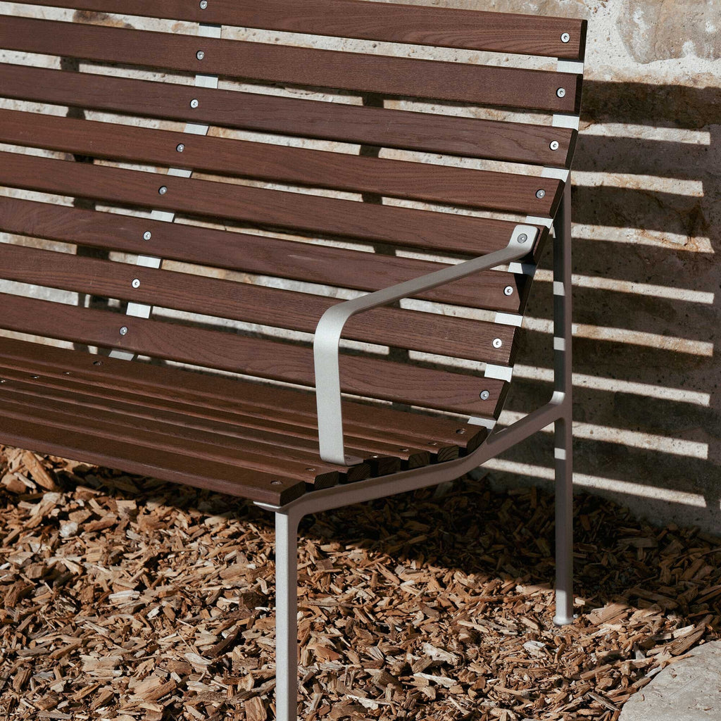 HAY Traverse Lounge Gartenbank mit Armlehnen