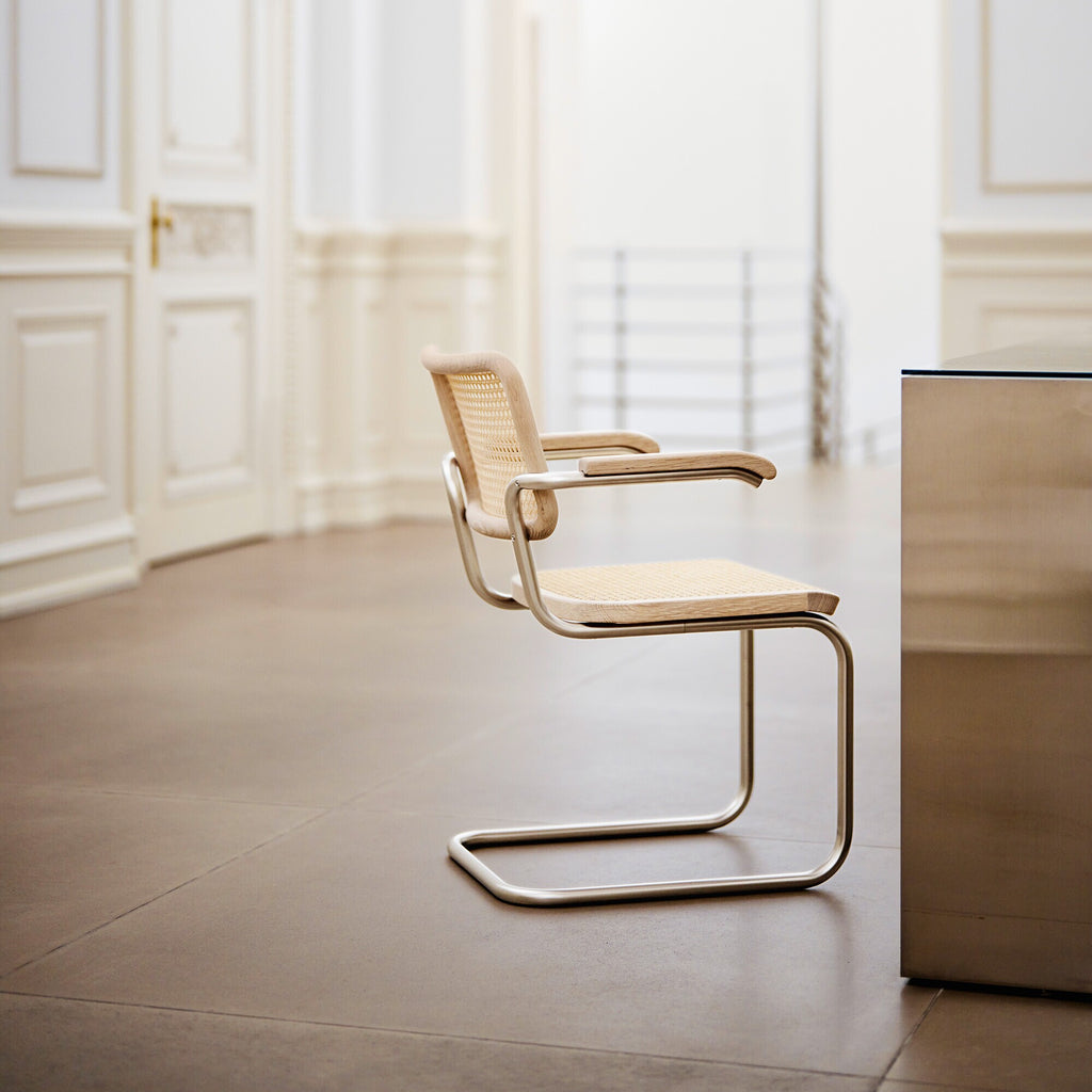 Thonet JS. THONET a personal Interpretation by Jil Sander S 64 V Nordic Freischwinger Armlehnstuhl mit Rohrgeflecht