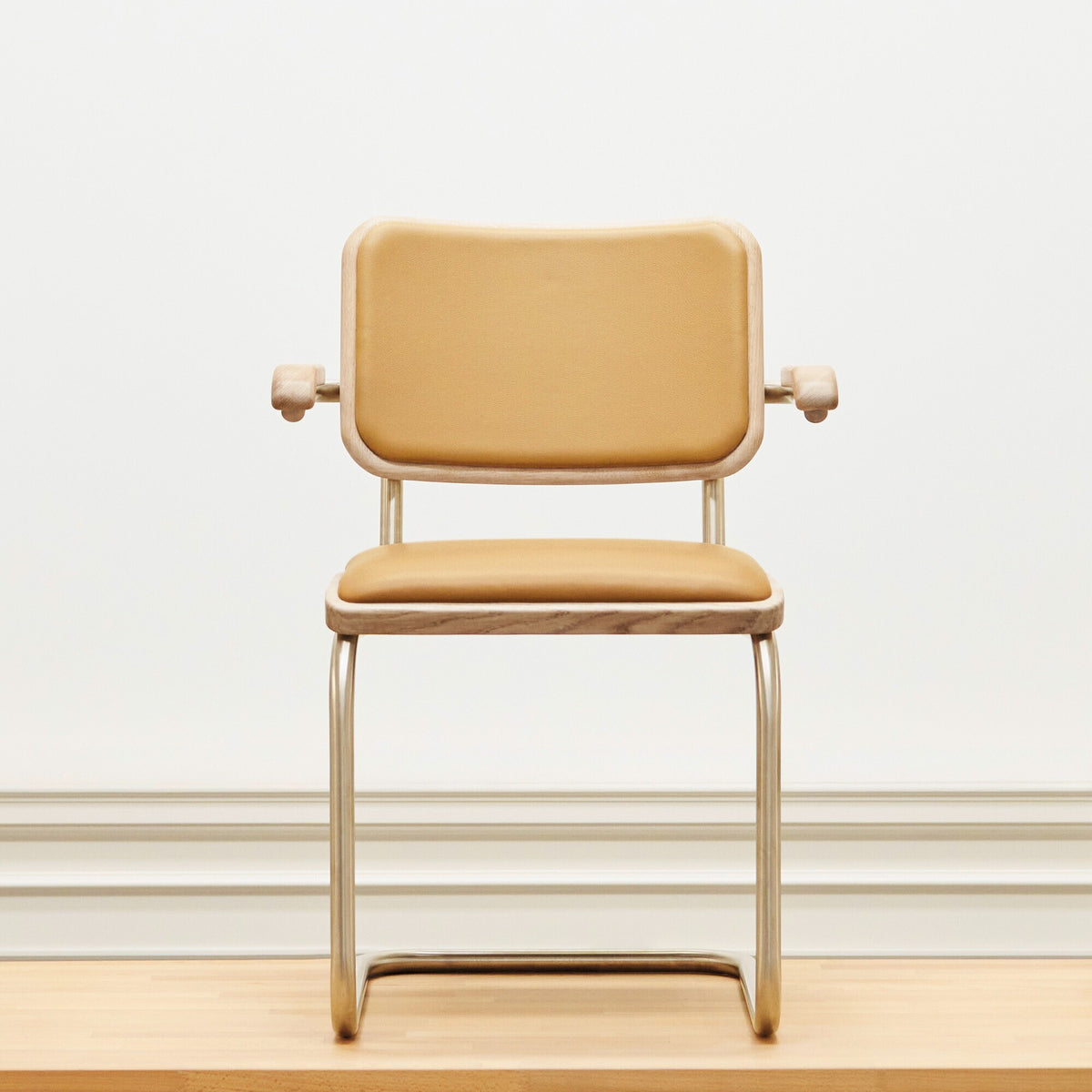Thonet JS. THONET a personal Interpretation by Jil Sander S 64 P Nordic Freischwinger Armlehnstuhl