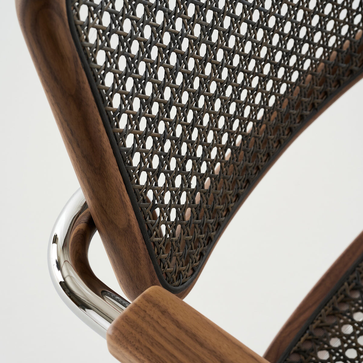Thonet S 64 V Freischwinger Armlehnstuhl mit Rohrgeflecht Dark Melange Gestell verchromt