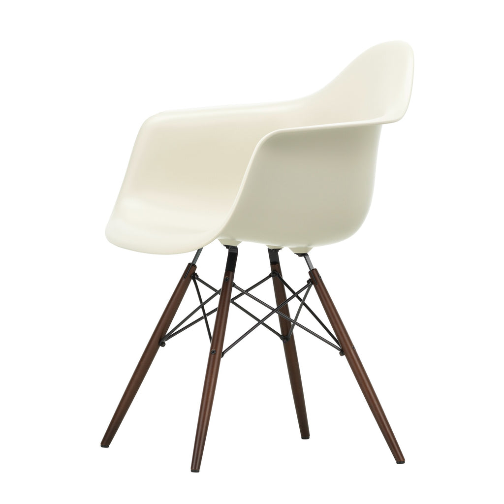 Vitra Eames Plastic Armchair DAW RE Ahorn dunkel