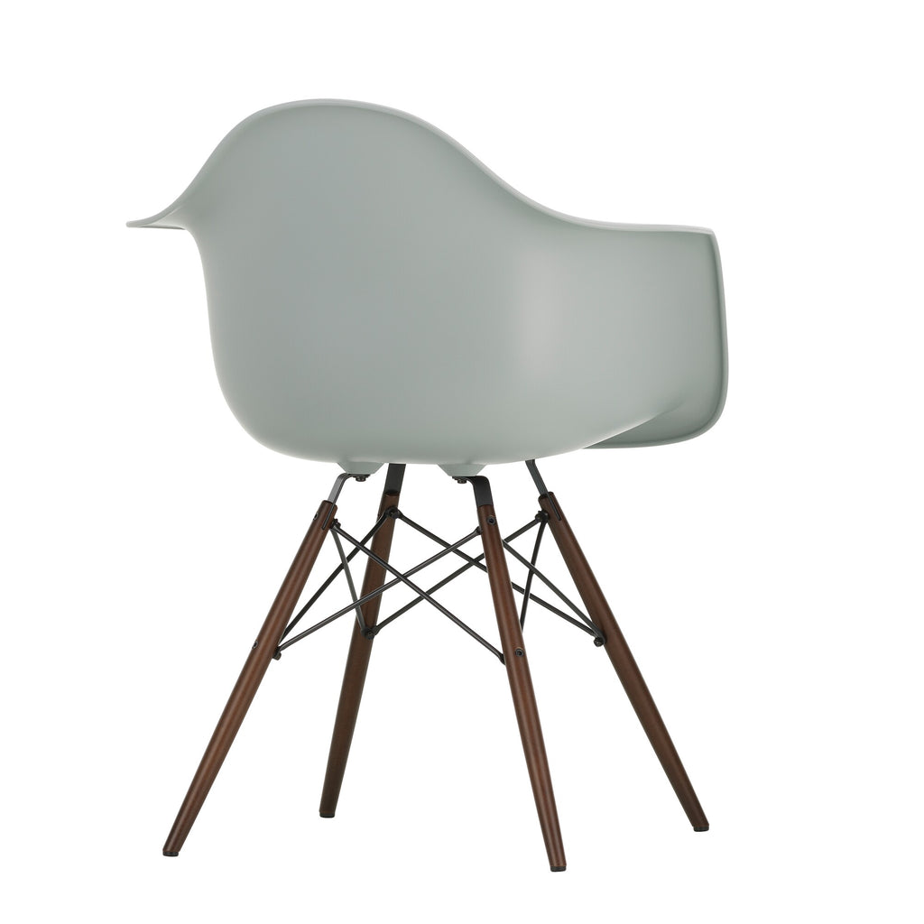 Vitra Eames Plastic Armchair DAW RE Ahorn dunkel