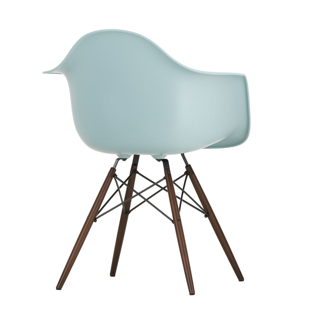 Vitra Eames Plastic Armchair DAW RE Ahorn dunkel