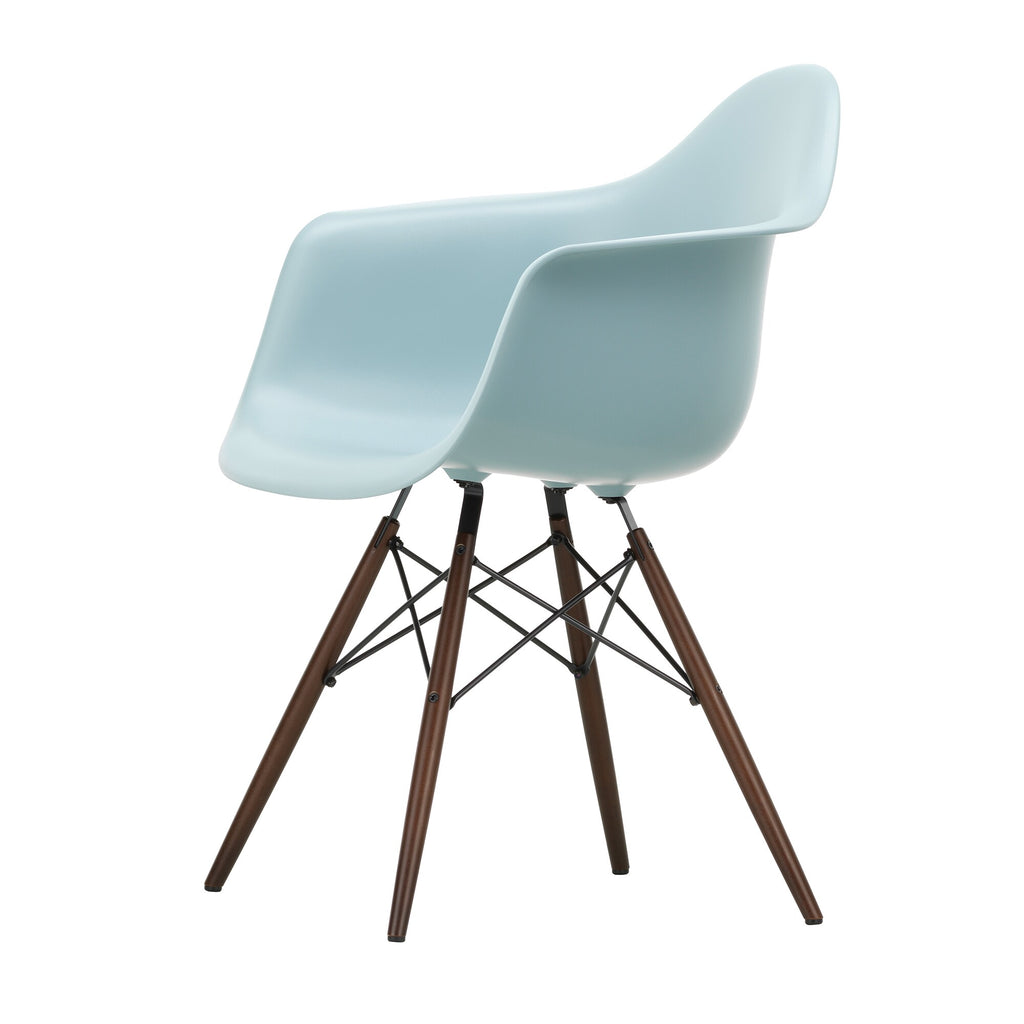 Vitra Eames Plastic Armchair DAW RE Ahorn dunkel