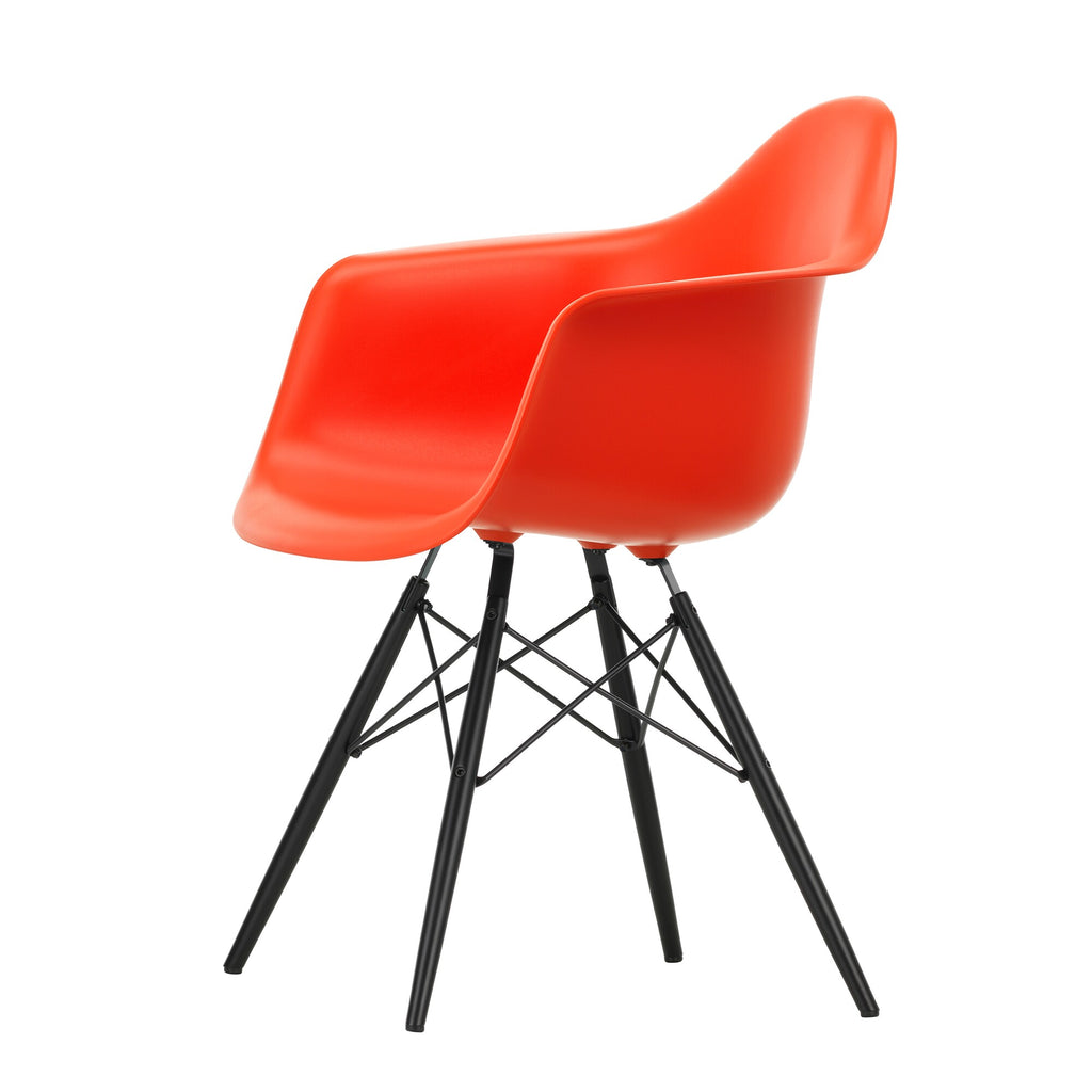 Vitra Eames Plastic Armchair DAW RE Ahorn schwarz