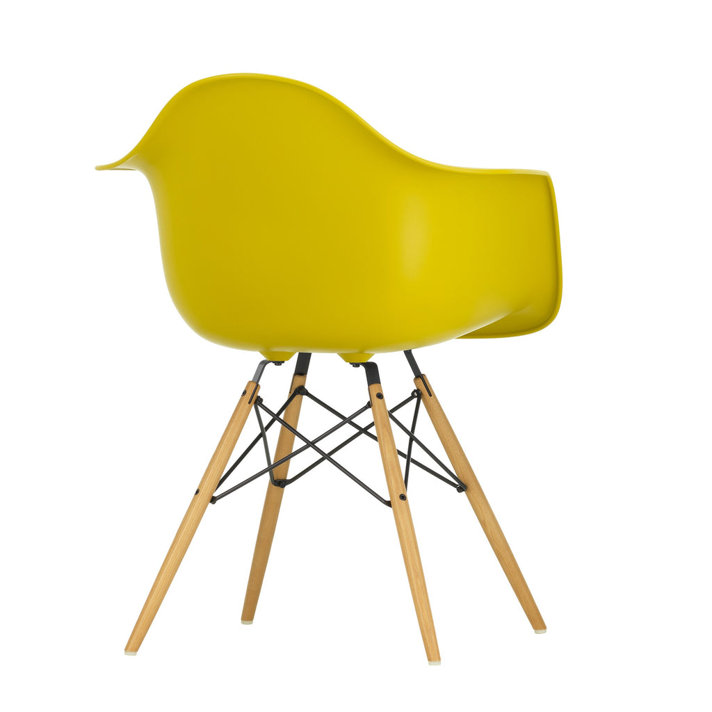 Vitra Eames Plastic Armchair DAW RE Gestell Esche