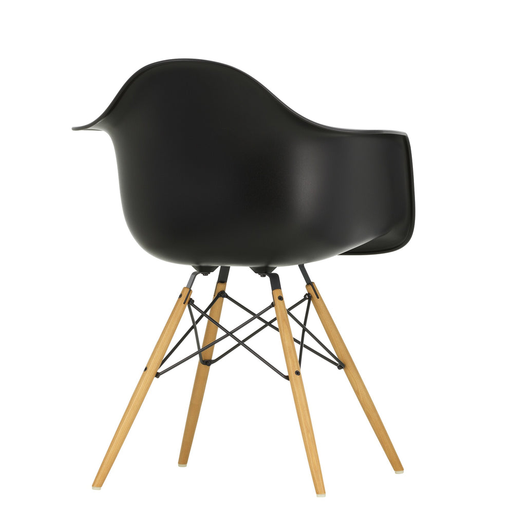 Vitra Eames Plastic Armchair DAW RE Gestell Esche