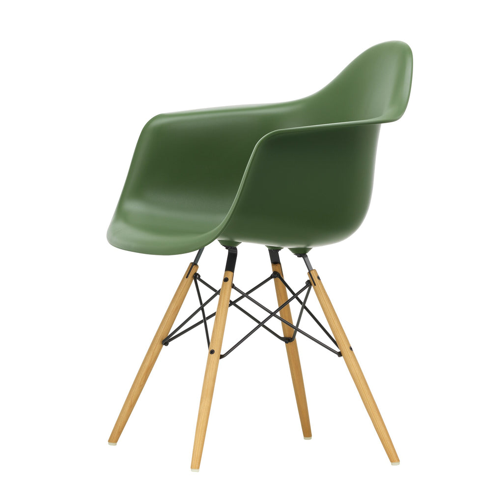 Vitra Eames Plastic Armchair DAW RE Gestell Esche