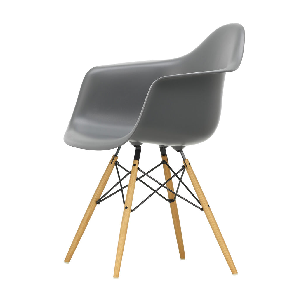 Vitra Eames Plastic Armchair DAW RE Gestell Esche