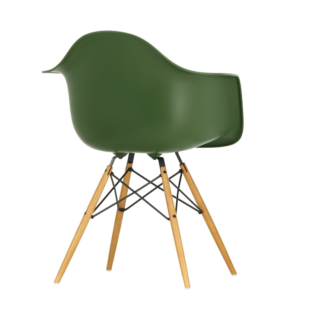 Vitra Eames Plastic Armchair DAW RE Ahorn gelblich