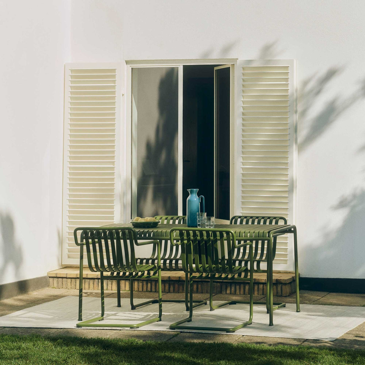 HAY Palissade Cantilever Dining Gartenarmlehnenstuhl