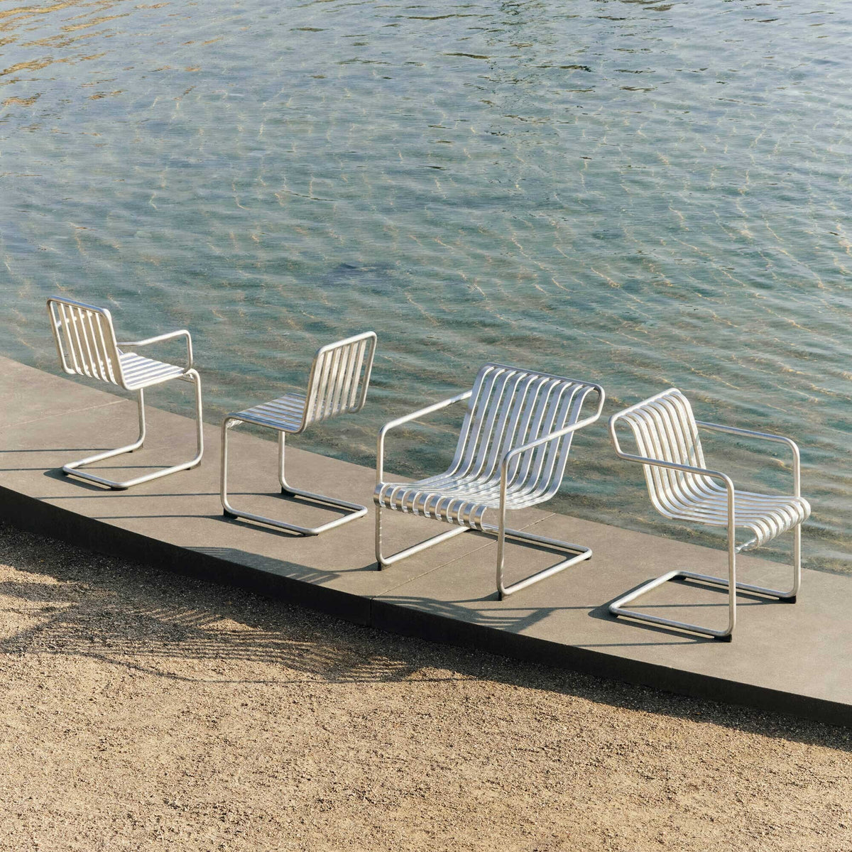 HAY Palissade Cantilever Gartenstuhl Feuerverzinkt