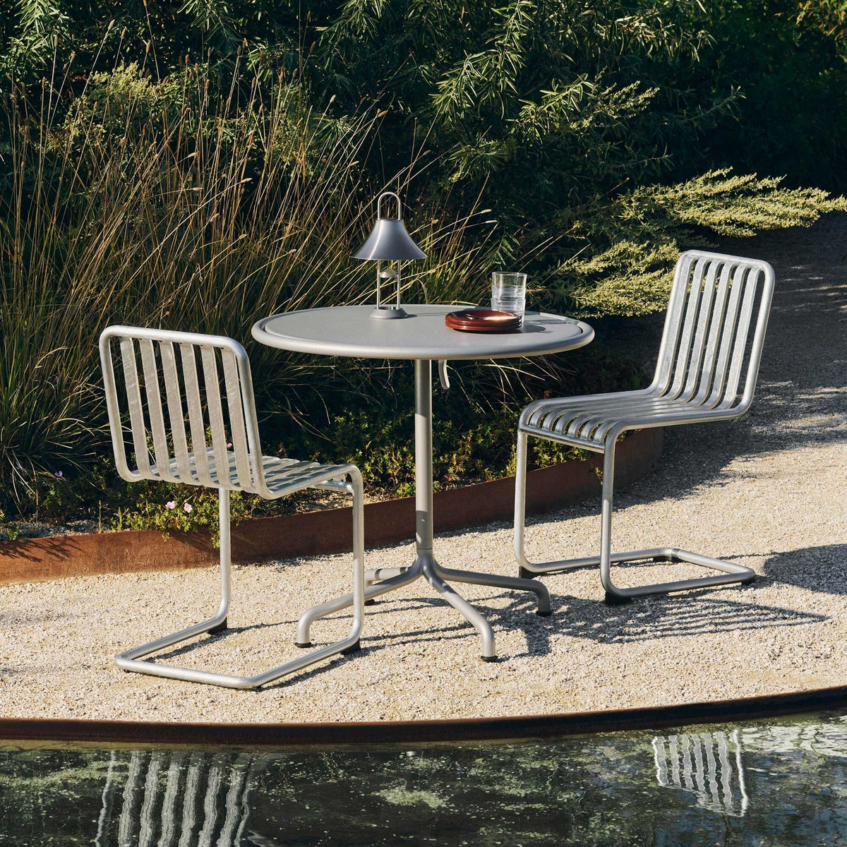 HAY Palissade Cantilever Gartenstuhl Feuerverzinkt