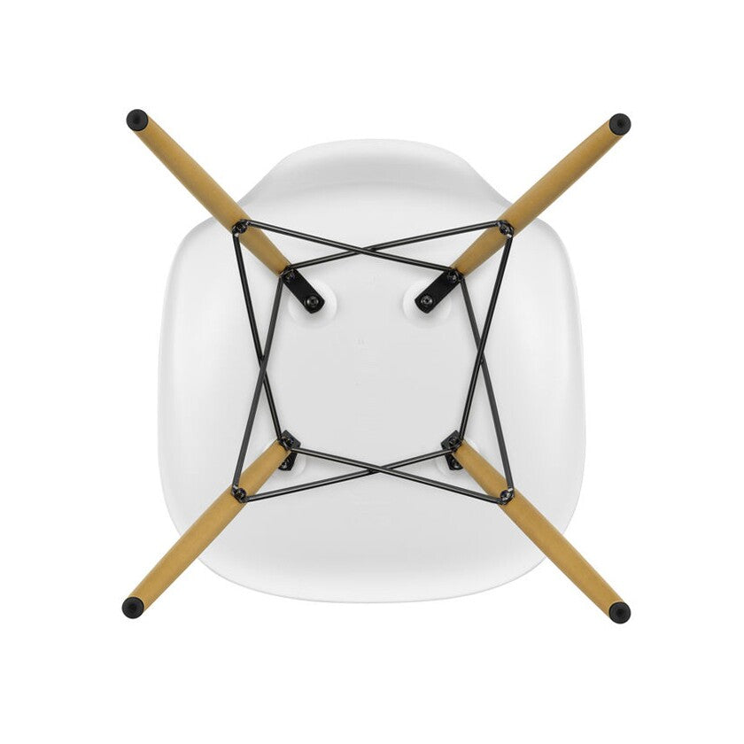 Vitra Eames Plastic Side Chair DSW RE Ahorn gelblich
